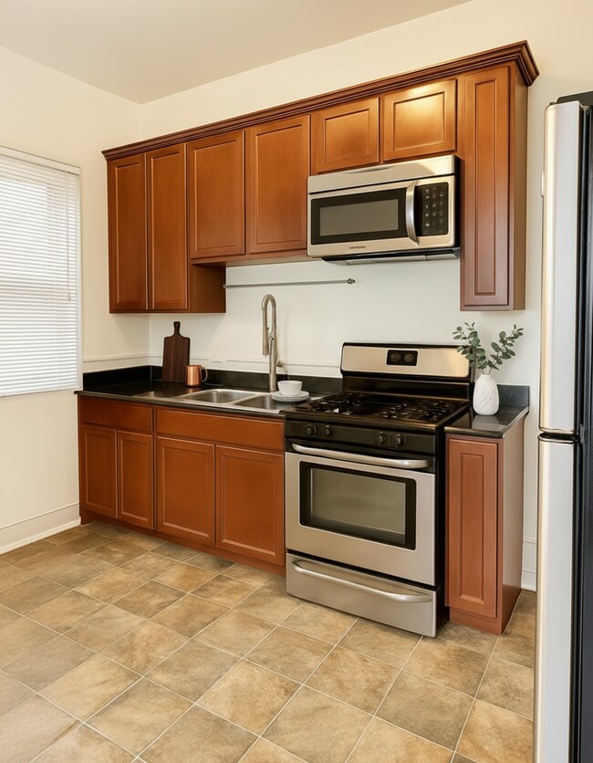 Foto del edificio - 2440-2442 Chicago Ave