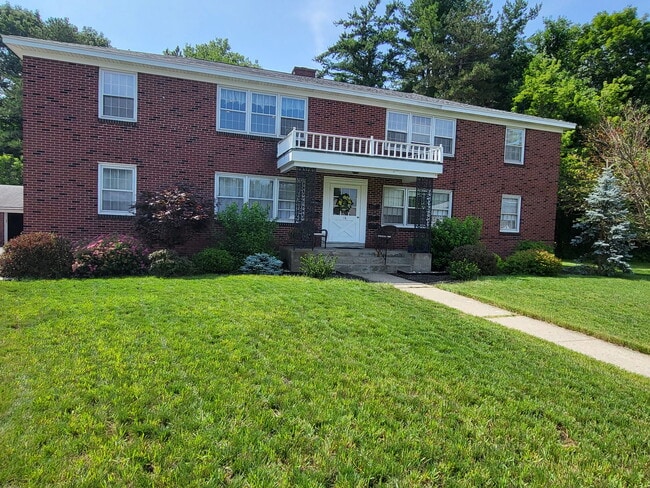 Building Photo - 16 Kensington Ct