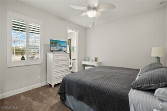 Building Photo - 4800 SW 23rd Ave