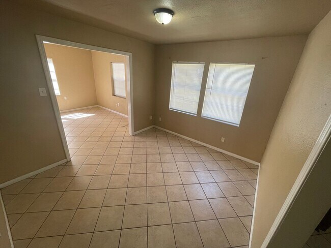 Foto del edificio - 2640 Harrison Ave