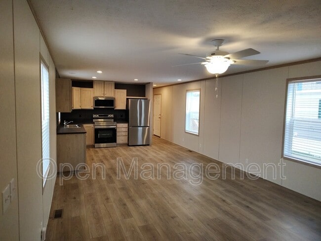 Building Photo - 24 Erin Ln