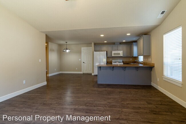 Building Photo - 3 br, 2 bath House - 9717 NE 91st Court