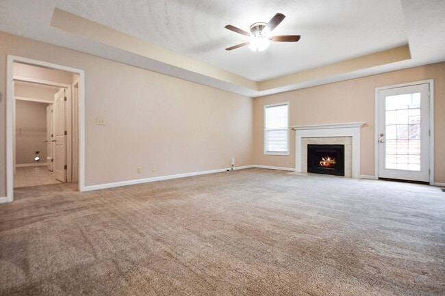 Building Photo - Pet Friendly Three Bedroom!