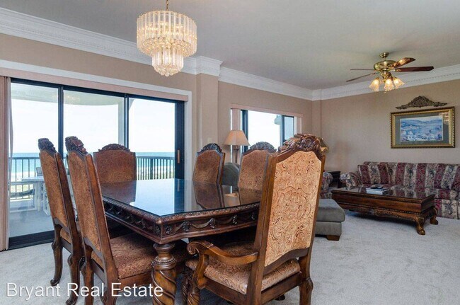 Foto del edificio - 3 br, 2 bath House - 2400 North Lumina Ave...