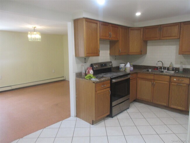 Foto del edificio - 121 Clove Ave
