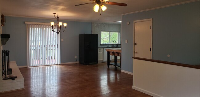 Building Photo - 9910 Chileswood Dr