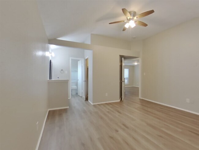 Building Photo - 2602 Carson Dr