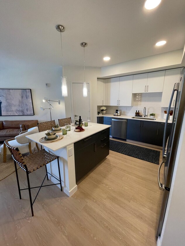 Foto principal - 2415 NE 194th St
