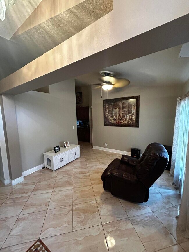Building Photo - 4002 SW Kamsler St