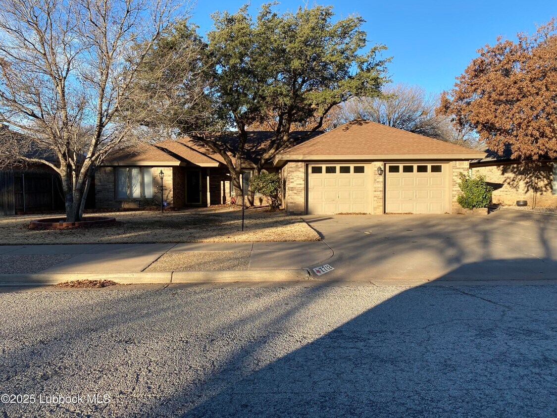 Foto principal - 7712 Grover Ave