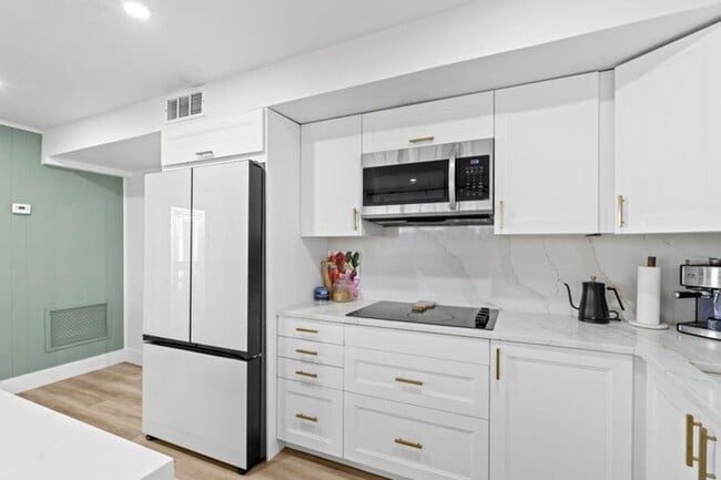 Photo - 715 Kaye St House