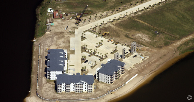 Foto aérea - Lakeshore Cove Condos
