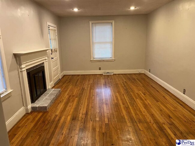 Foto del edificio - 1008 W Cedar St