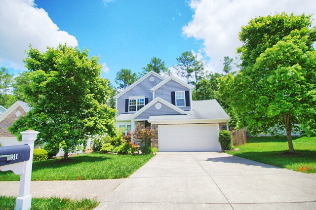 Primary Photo - Gorgeous 3 bedroom, 2.5 bath house close t...