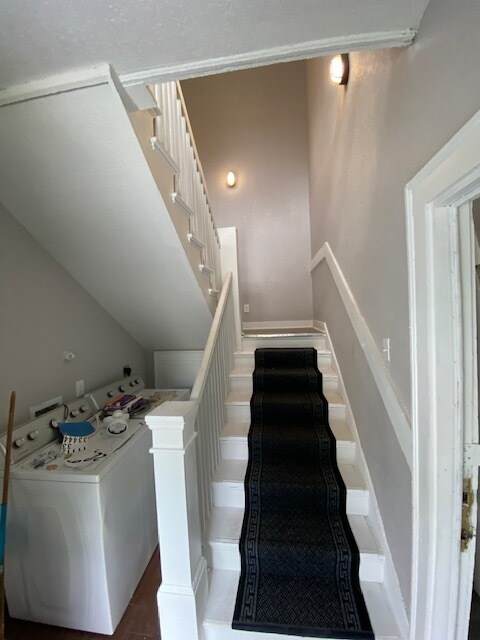 Stairs and Laundry - 1223 Aganier Ave