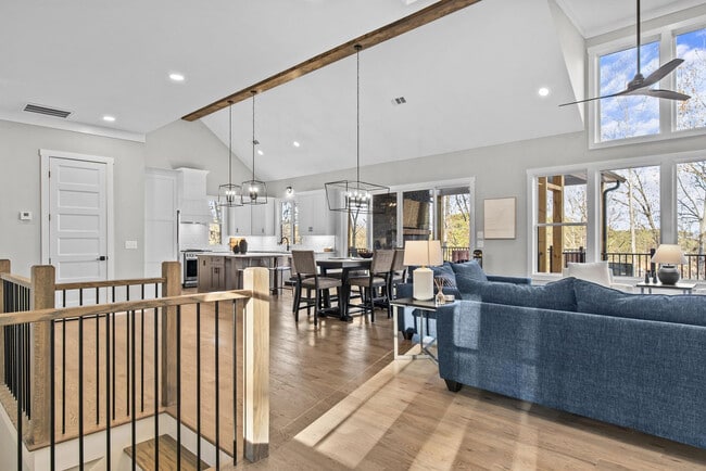 Building Photo - 533 Tom Cobb Dr