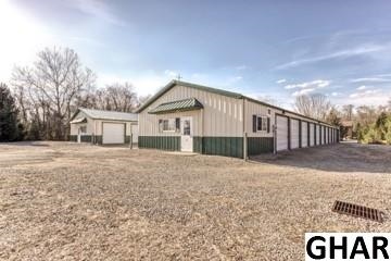 Storage Units - Arbor Manor Apartments