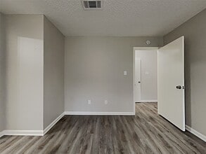 Building Photo - 25311 Mill Pond Ln