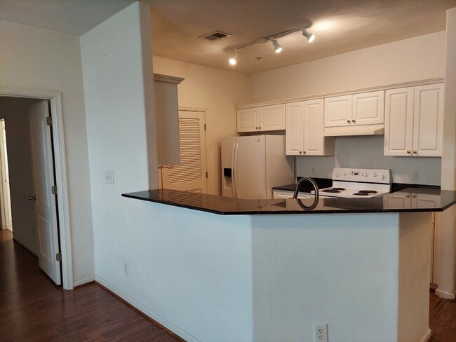 Building Photo - 1061 Grand Oak Ln
