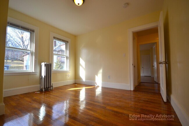 Building Photo - 31 Bostonia Ave