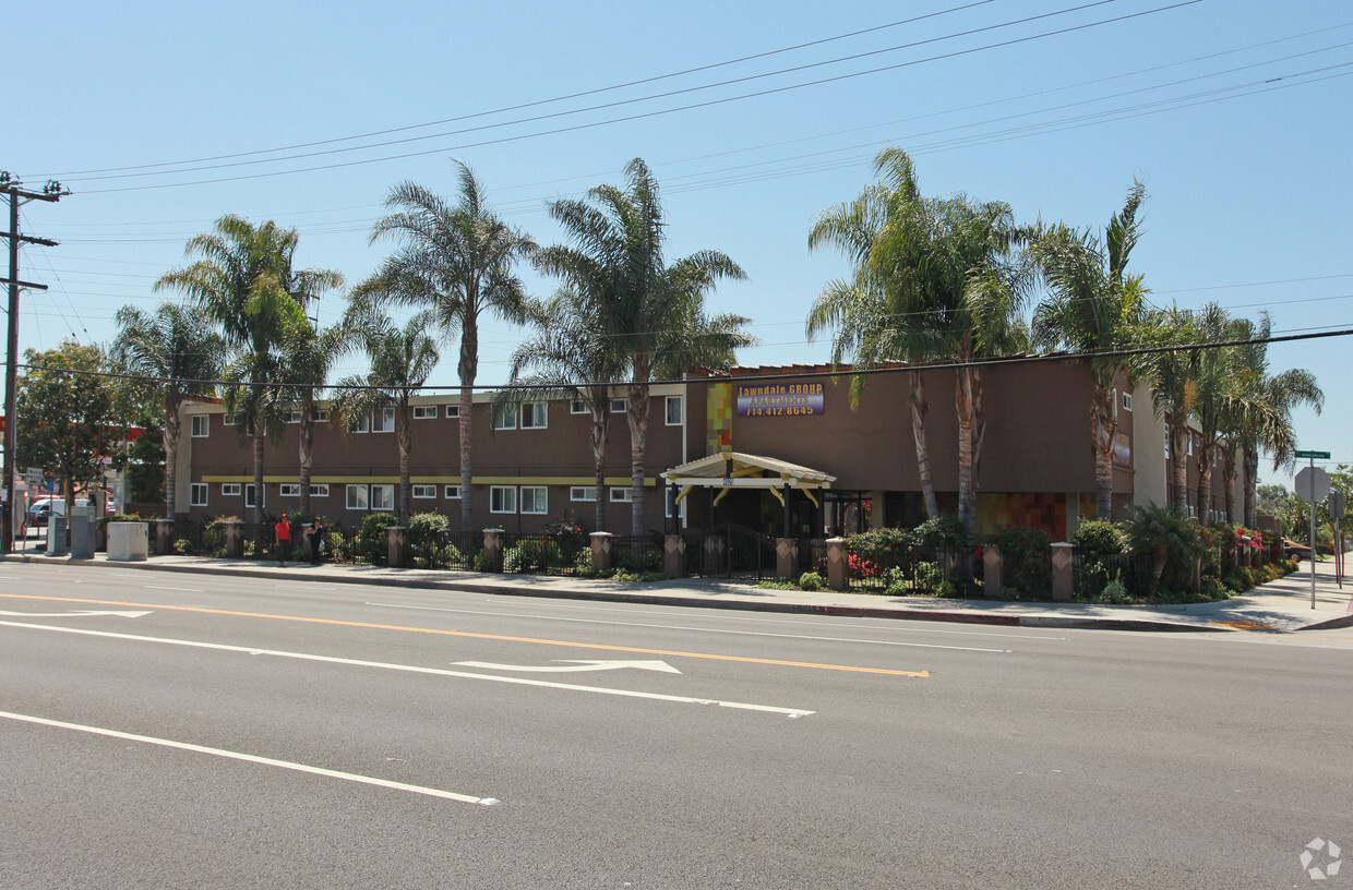 Primary Photo - Lawndale Group Apartments