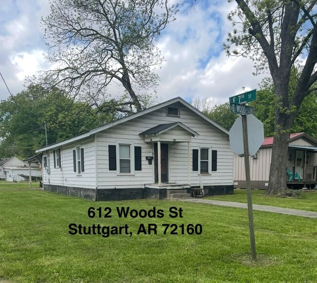 Building Photo - 612 S Wood St
