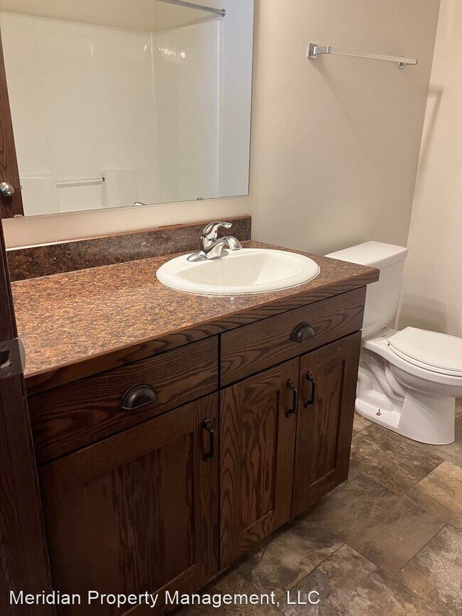 Building Photo - 4 br, 3 bath House - 756 35th Ave E