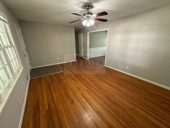 Foto del edificio - 10615 E 32nd St S