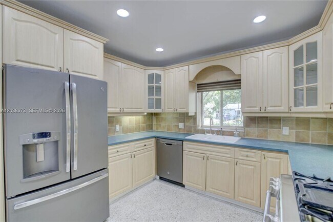 Foto del edificio - 616 SW 11th Ct
