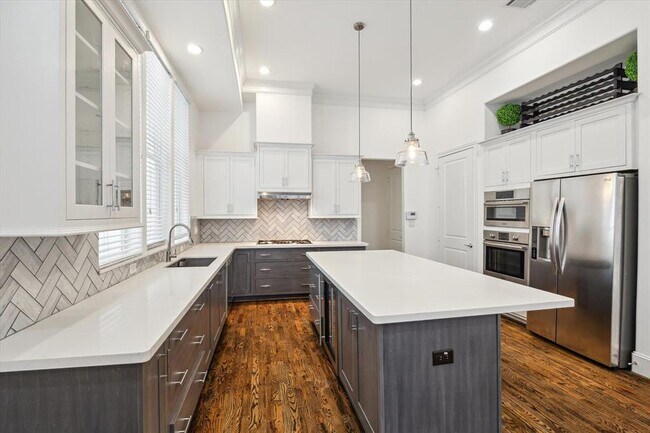 Foto del edificio - 1214 W 16th St