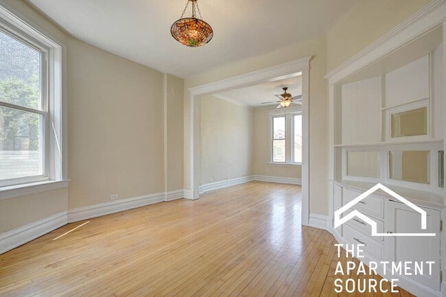 Photo - 2241 W 21st St (Chicago, IL) Apartment