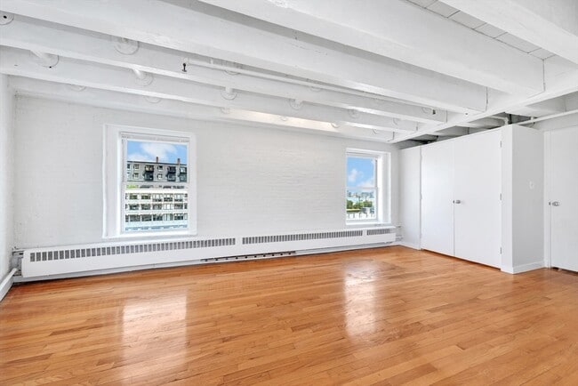 Building Photo - 33 Commercial Wharf