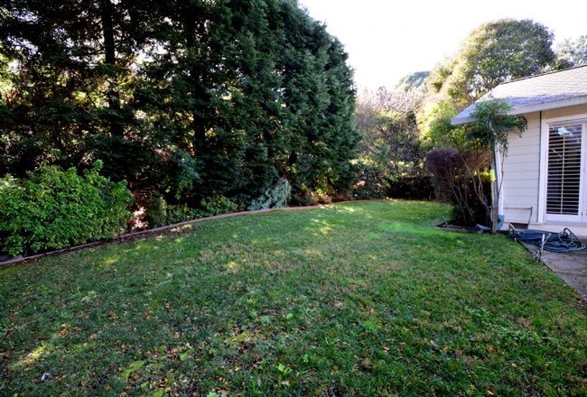 Foto del edificio - 336 Riviera Dr