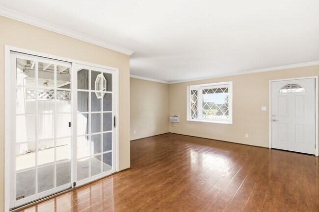 Foto del edificio - 12334 Moorpark St