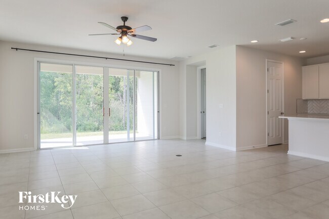 Building Photo - 2103 Amberly Dr