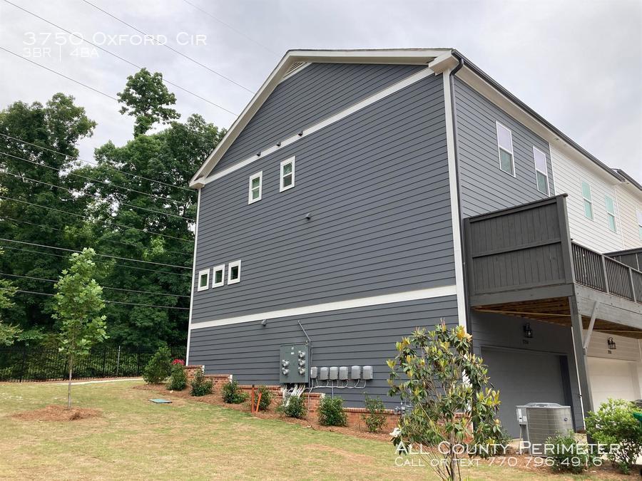 Building Photo - 3750 Oxford Cir