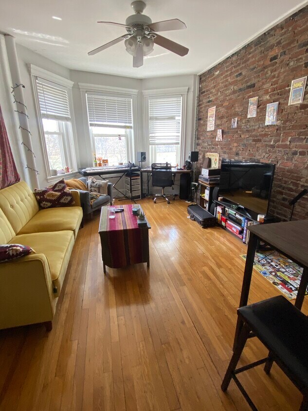 Primary Photo - 130 Jersey St