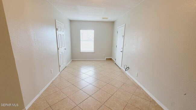 Foto del edificio - 604 Wind River Ave