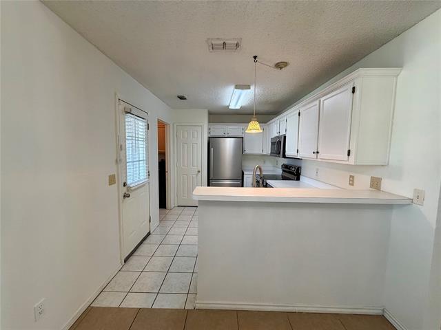 Foto del edificio - 805 Hillbrooke Dr