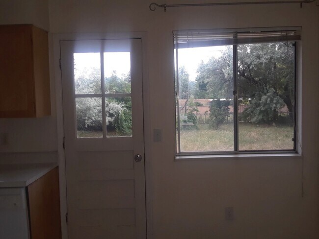 Building Photo - 810 Morgan Dr