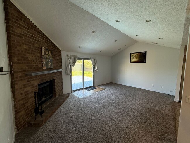 Foto del edificio - 7812 Brookfield Dr
