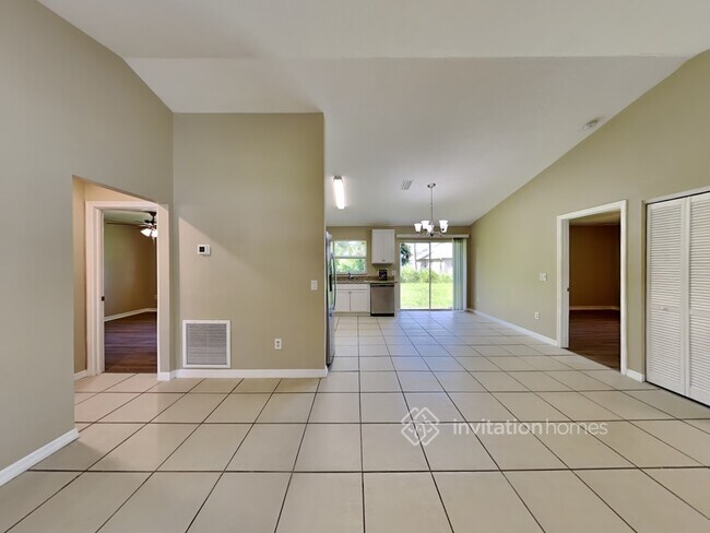 Building Photo - 4409 Palisades Ave
