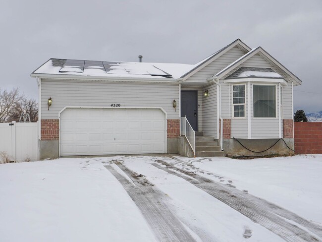 Building Photo - Beautiful Home in West Valley