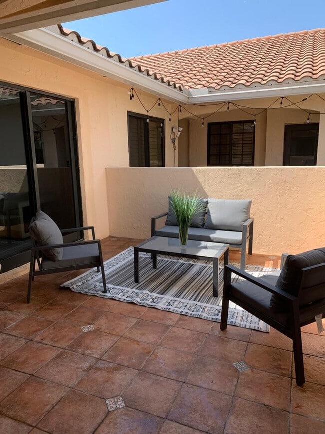 Foto del edificio - 21236 Harbor Way