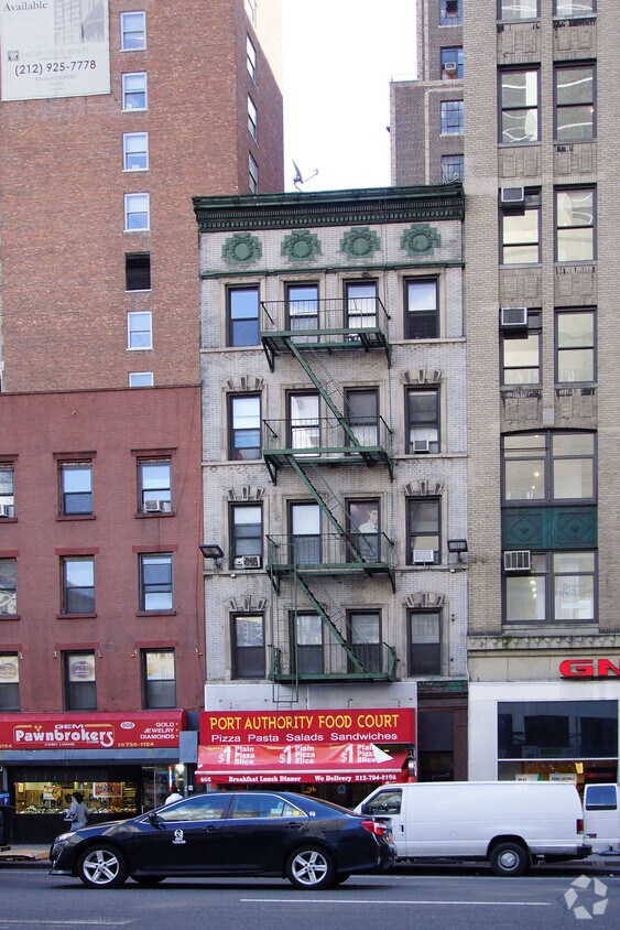 Primary Photo - 606 8th Ave