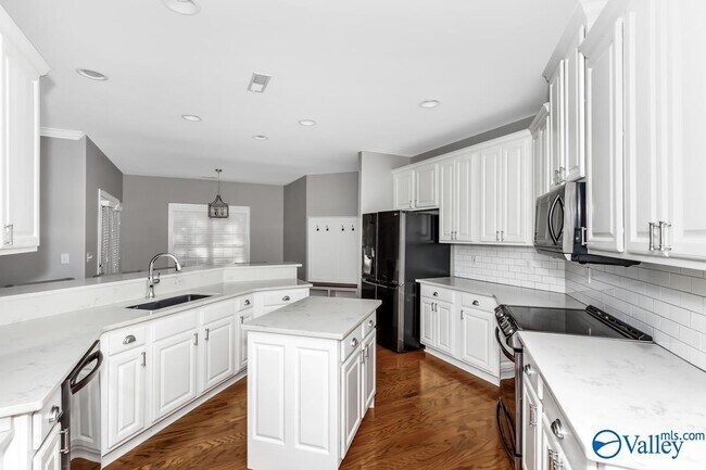 Foto del edificio - 131 Equestrian Ln