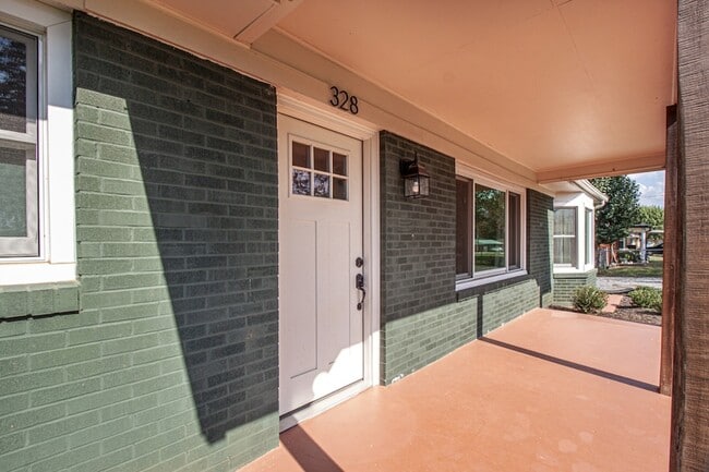 Building Photo - 328 Margo Ln