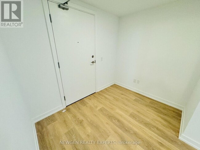 Photo du bâtiment - 1100 Sheppard Ave W