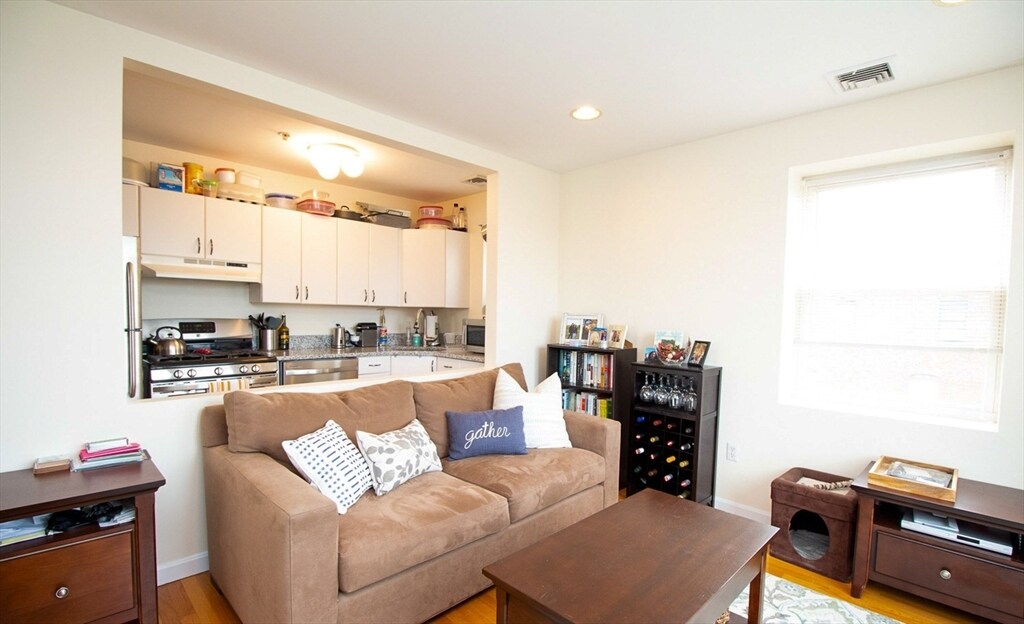 Foto principal - 305 Washington St