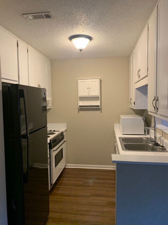 Foto del edificio - 302 Candlebrook Drive